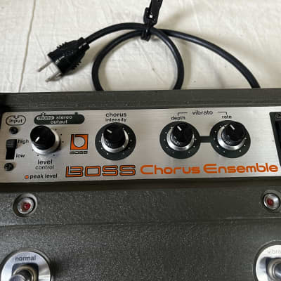 Boss CE-1 Chorus Ensemble BBD MN3002 | Reverb
