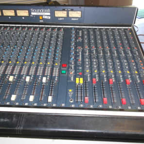 Soundcraft-8000-mixing-console-32-x-8-recording-mixer-works-great-tested image 15