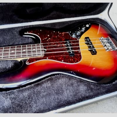A*B様 Fender American Standard Jazz Bass Fender American Standard Jazz Bass - Black | Sweetwater