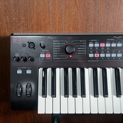 Korg R3 SYNTHESIZER/VOCODER w/box, mic, power supply Radias | Reverb