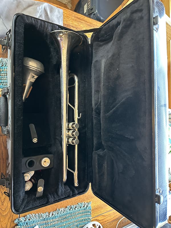 Conn Professional Connstellation Bb Trumpet - 52BSP Silver Plated
