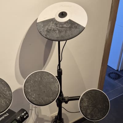 Roland V-drums portable TD-4KP Around 2010 - Black 'n White image 6