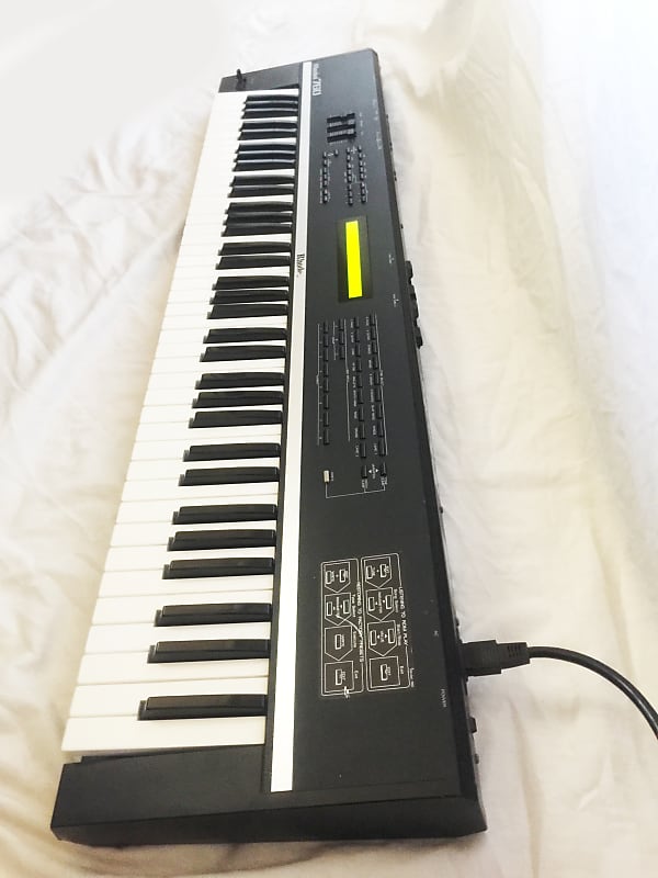 Vintage ROLAND Rhodes Model 760 Synthesizer 76-Key Keyboard. Made in Japan.  Works and Sounds Great !