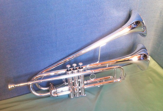 Trumpet double bell trumpet