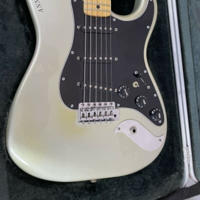 Fender Stratocaster Model Anniversary Age 1979 image 2