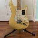 Fender Player Stratocaster HSS w/extra white pearloid pickguard and back plate