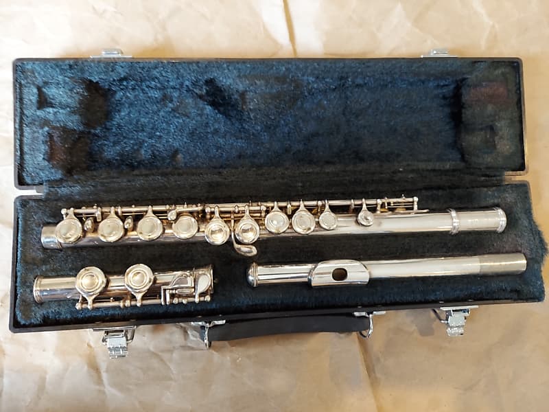 Yamaha YFL-221 Flute, USA, Good but needs some new pads | Reverb