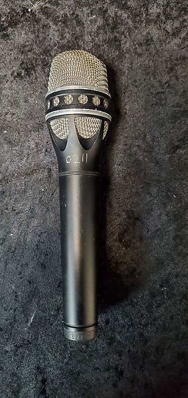 Sennheiser Pro Audio MD42 - Handheld Dynamic Omnidirectional Field ENG/EFP  Microphone