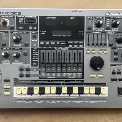 Roland MC-505 Groovebox 1998 - 2002 - Gray