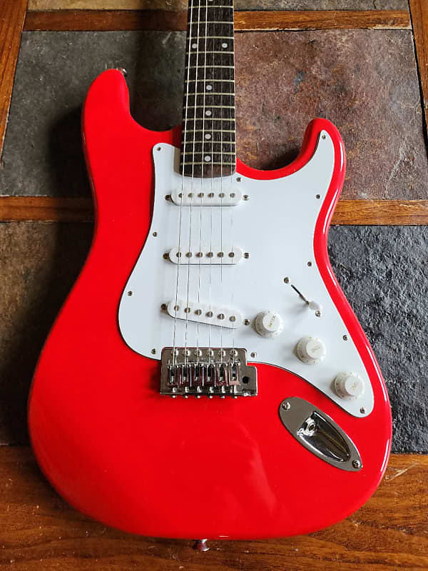 Squier Rogue strat ST-3 - red | Reverb