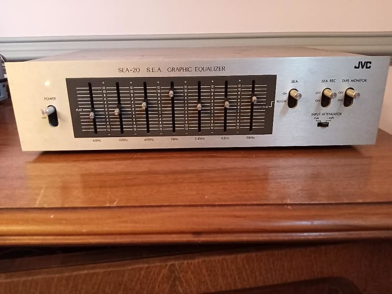 JVC SEA 20 computerized graphic equalizer in good condition - 1980&#039;s  			