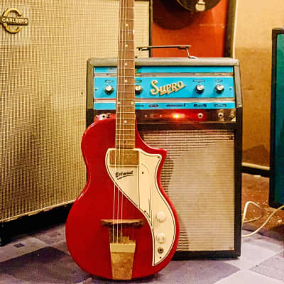 Supro Belmont 1957 - Red image 2