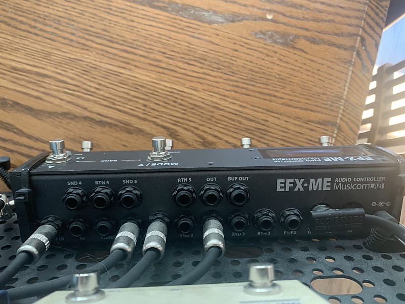 MusicomLab EFX-ME Pedal Switcher and MIDI Controller