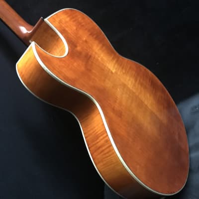Eastman 380CE Honeyburst Archtop Electric Guitar #0726 image 8