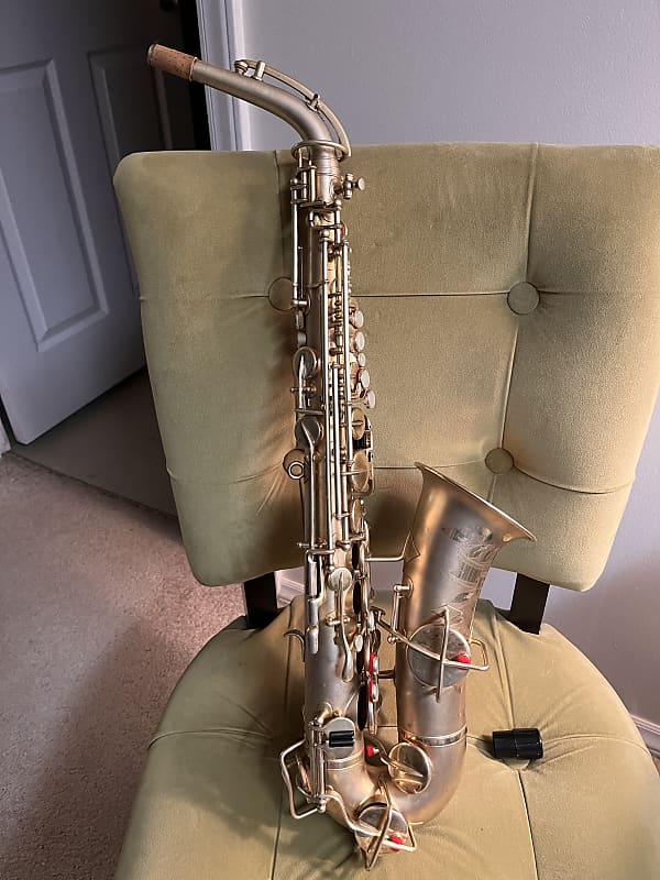 Buescher True Tone Alto Saxophone 1926 - Matted Gold Tone image 1