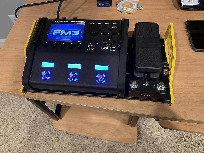 Fractal Audio FM3 Amp Modeler/FX Processor Rig with EV-2 and pedalboard!