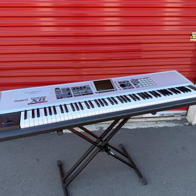 Roland Fantom-X8 88-Key Workstation Keyboard 2003 - 2004 - Silver