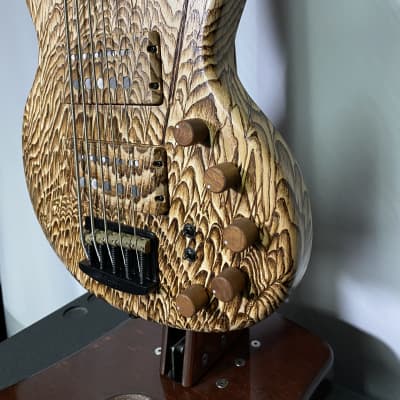 Short Scale bass Form Factor Audio Wombat Pyrographic 5-String Bass image 2
