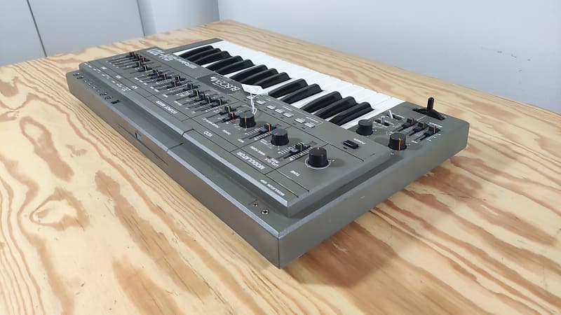 Roland SH-101 32-Key Monophonic Synthesizer (Serviced / Warranty 