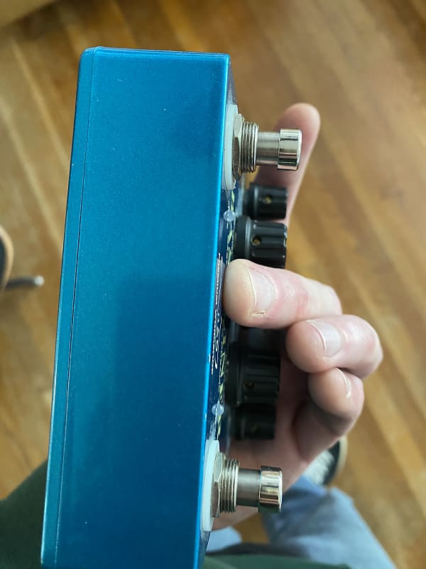 ベース HAO BASS LINER BASS 5-BAND EQ PREAMP HAO / BASS LINER【デジマート製品レビュー〜THE定番】 - YouTube