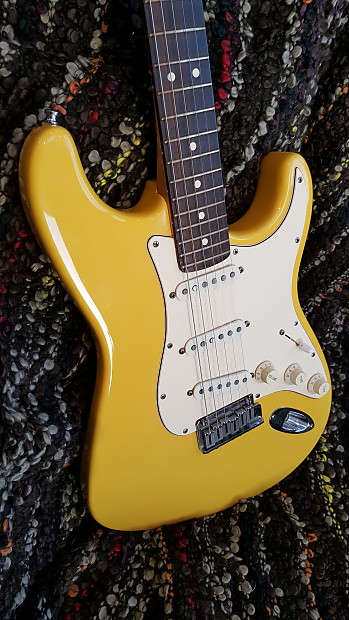 Fender Stratocaster Yellow USA