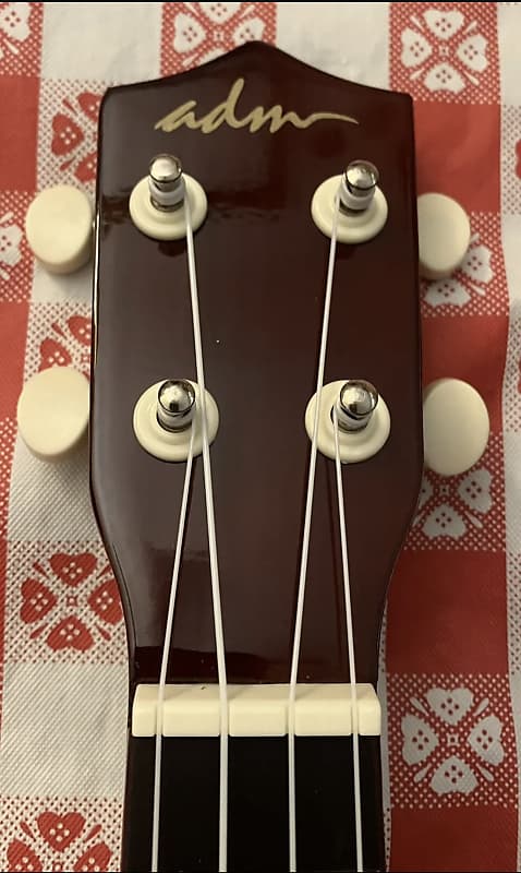 Adm ukulele hotsell