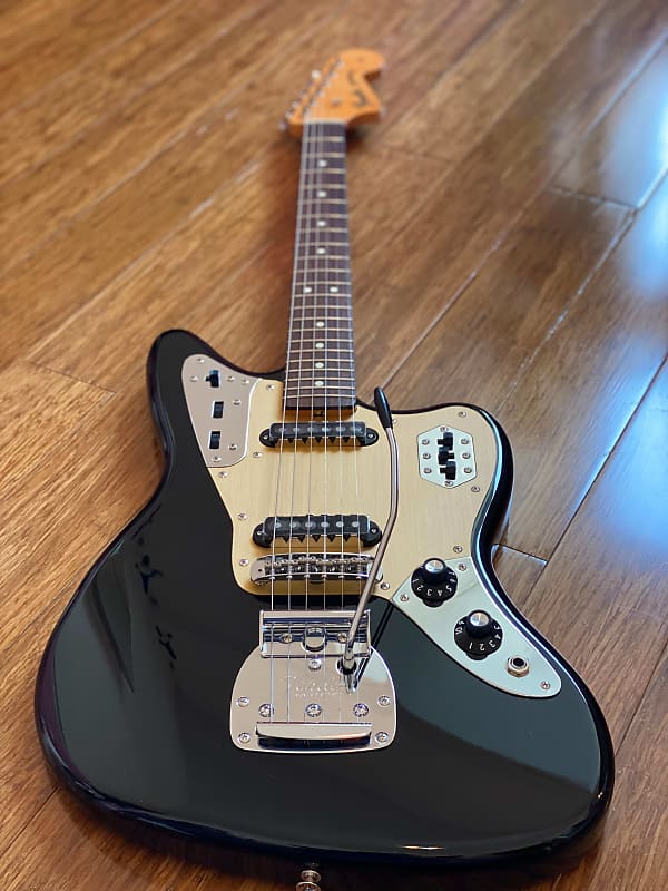 Fender Traditional 60s Jaguar Black w/ Gold Guard, Ishibashi FSR w