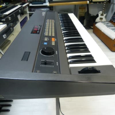 Kawai K3 hybrid polyphonic synthesizer with SSM2044 analog filters image 4