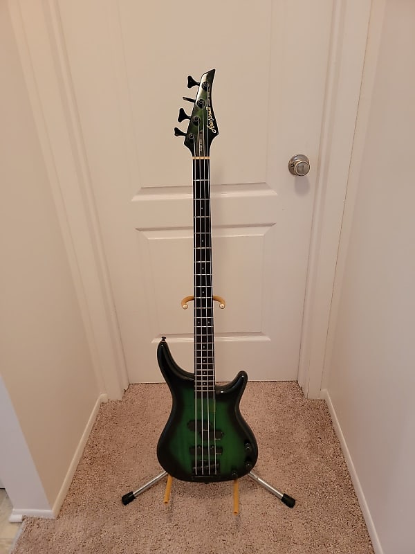 Aria Pro II Argent Series ARB-550 Bass Guitar