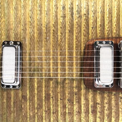 Electric washboard guitar with a vintage Harmony neck and goldfoil pickups The Hillbillycaster 2021 Wood image 4