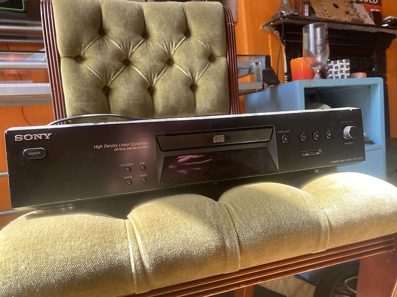 Sony CD Player CD-XE270 2002-2007 - Black  			