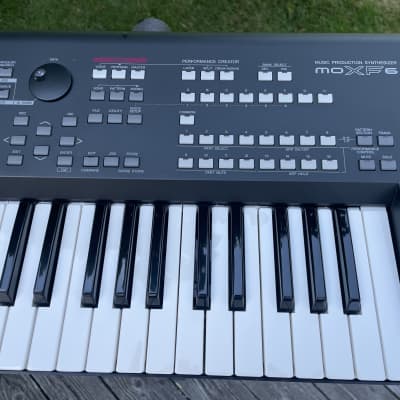 Yamaha MOXF 6 Production Synthesizer with  512 Flash Memory Module and more. image 8