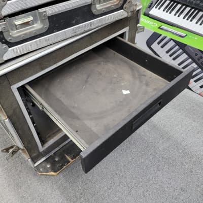 Anvil 8-U Shock Mount Rack Case with Wheels and Drawer - Black image 7