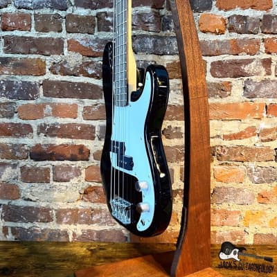 Squier Mini P-Bass Electric Bass (2010s - Black) image 4