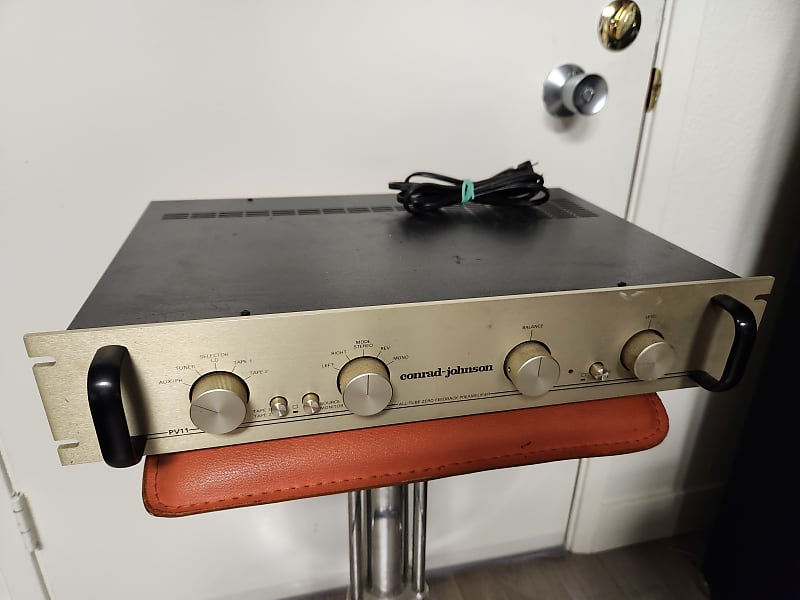 Conrad Johnson PV-11 Stereo PreAmplifier Pre Amplifier Amp PV11 - Free Shipping! image 1
