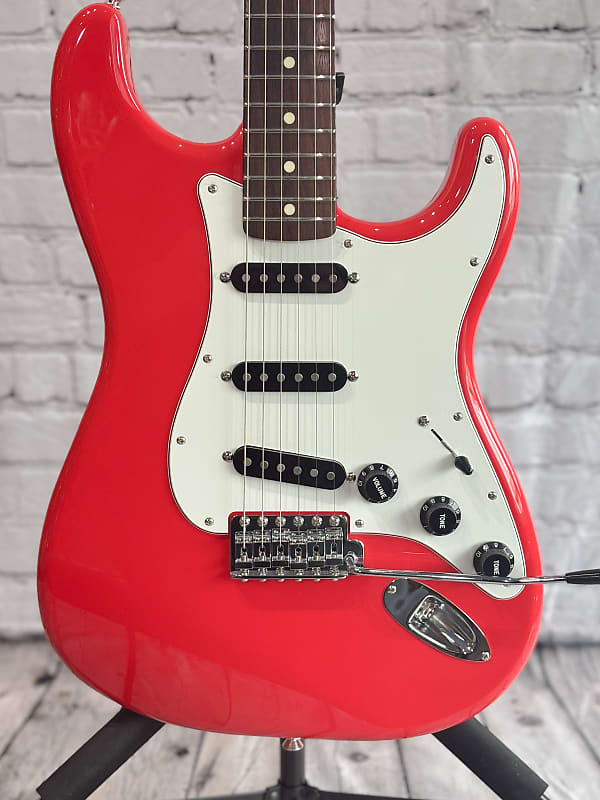 Fender International Color Stratocaster Morocco Red 2023