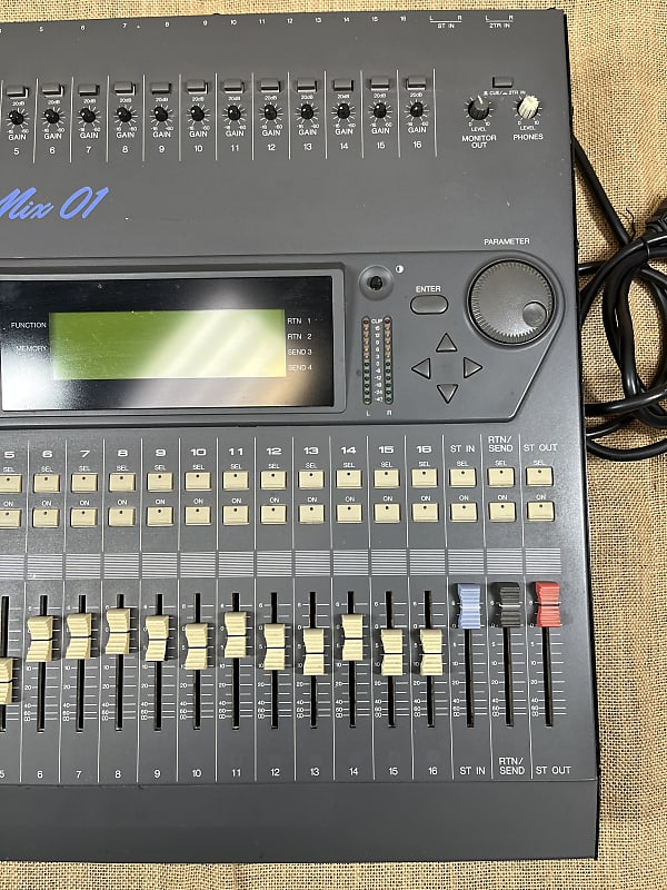 YAMAHA ProMix 01 ヤマハ デジタルミキサー Yamaha Promix 01 Digital 16 Channel Mixer Mixing Board Fader