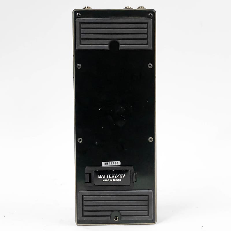 Boss FW-3 Foot Wah Guitar Effect Pedal with Remote Switch