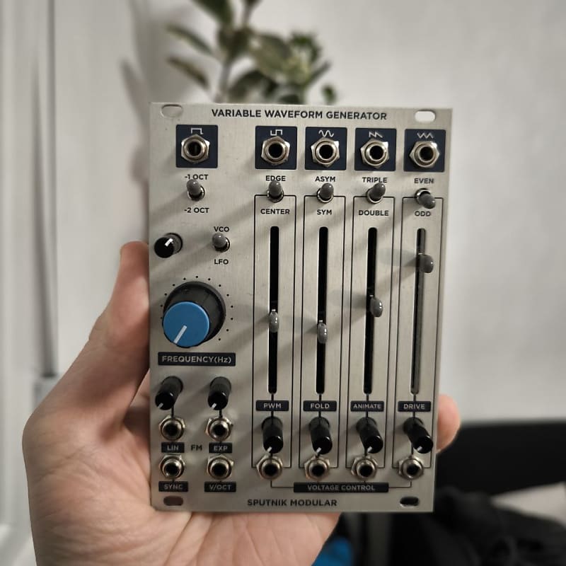 Sputnik Modular Variable Waveform Generator | Reverb