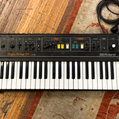 Roland RS-09 Organ/Strings 09 Polyphonic Analogue Synthesizer