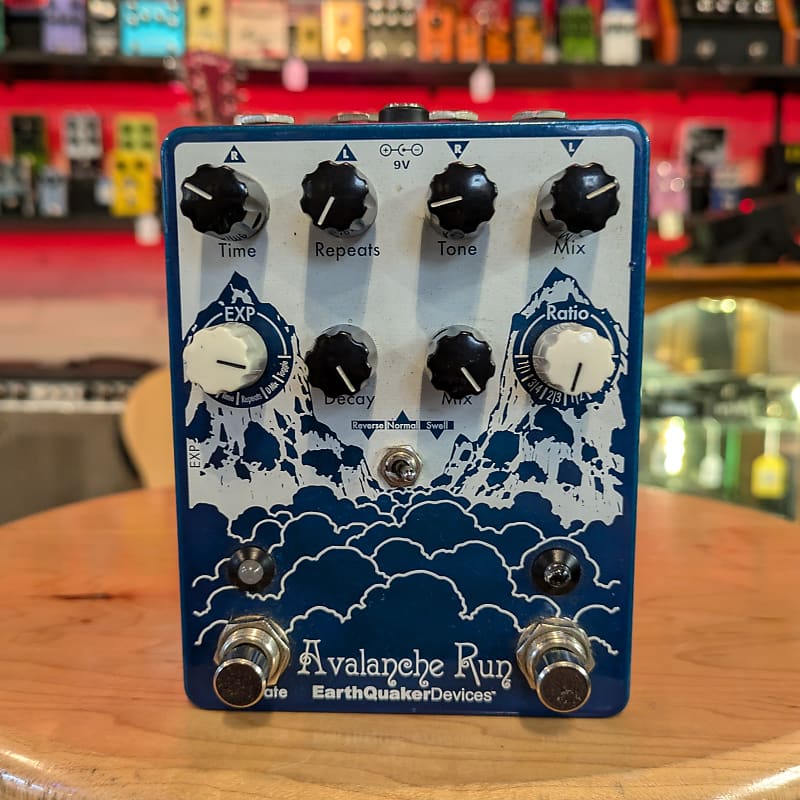 EarthQuaker Devices Avalanche Run V1 Stereo Reverb & Delay EarthQuaker Devices Avalanche Run V1 Stereo Reverb & Delay