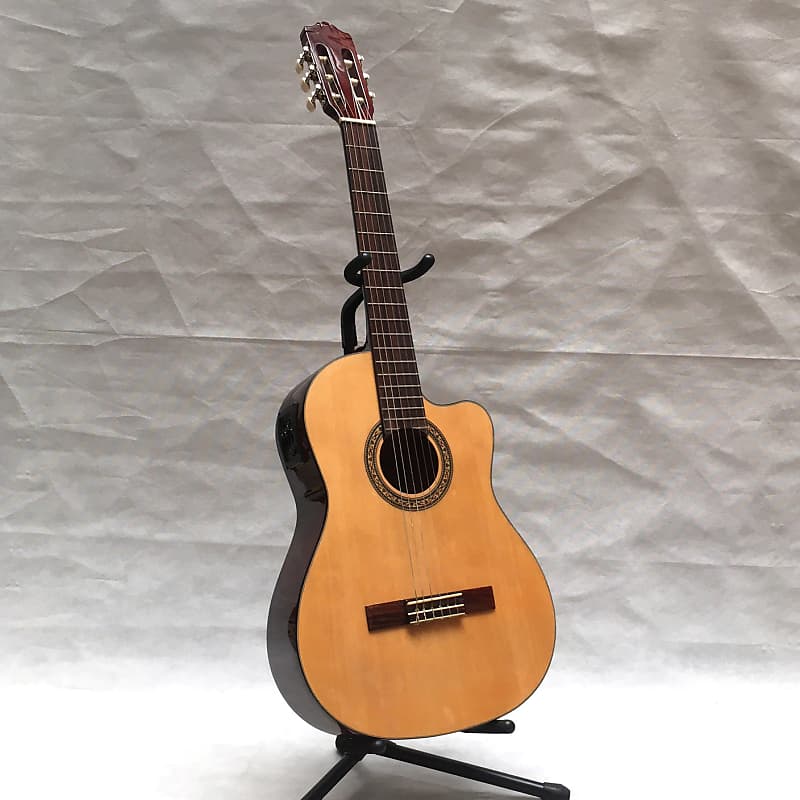Starsun SRC28CEQ Classic guitar with EQ image 1