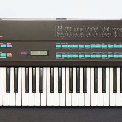 Yamaha DX7 Classic 80's Digital FM Polyphonic Synthesiser - 100V