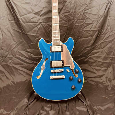 D'Angelico Deluxe Mini DC Semi-Hollow Limited Edition with Stop-Bar Tailpiece 2021 - Sapphire for sale