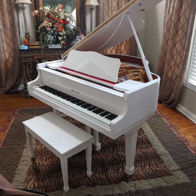 White Baby Grand Piano 4'8'' one owner | Reverb