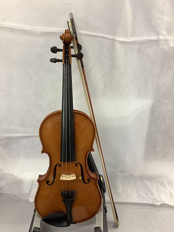 Andreas deals zeller violin