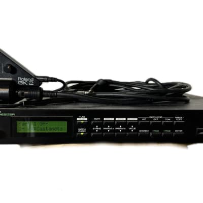 Roland GR-50 Guitar Synthesizer with GK-20 pickup