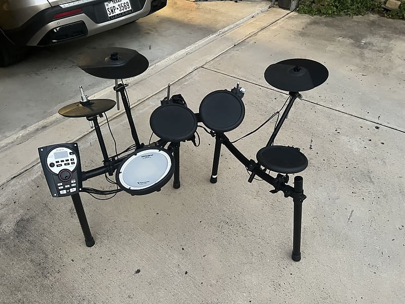 ほぼ新品値下げします！！！ローランド TD–11K Roland TD-11K V-Drum Kit with Mesh Snare | Reverb