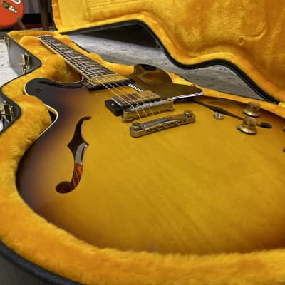 Gibson ES-335 Custom Shop 1964 Reissue - Vintage Burst, 3340g image 2