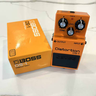 BOSS DS-1 1979年製 1979 BOSS DS-1 DISTORTION PEDAL LONG DASH TA7136AP CHIP SILVER